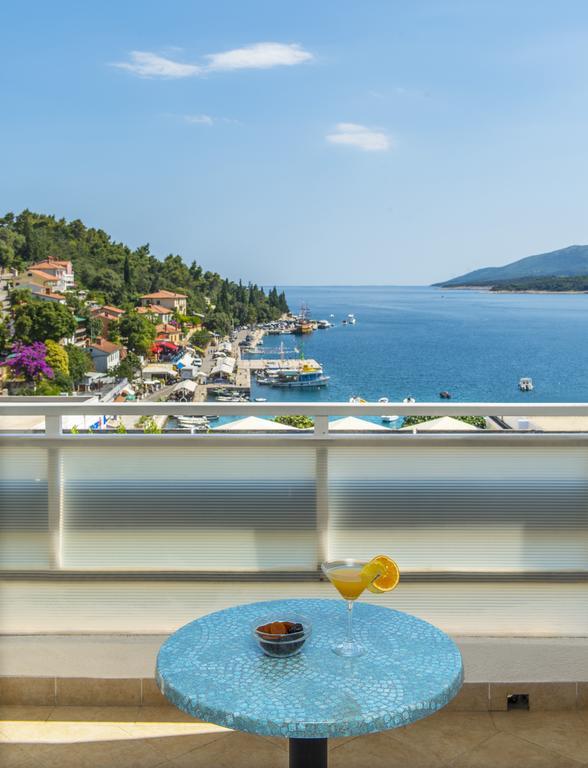 Hotel Amfora Рабац Екстериор снимка