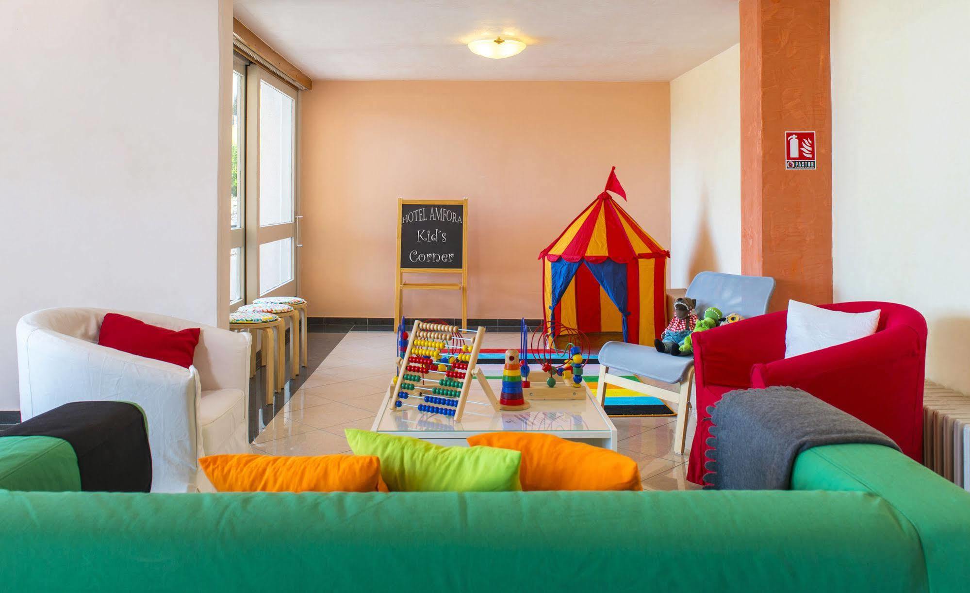 Hotel Amfora Рабац Екстериор снимка