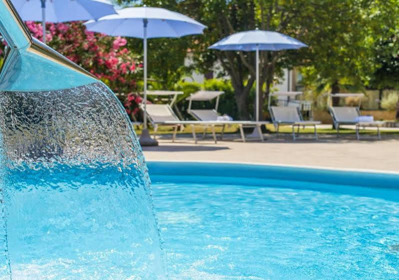 Hotel Amfora Рабац Екстериор снимка