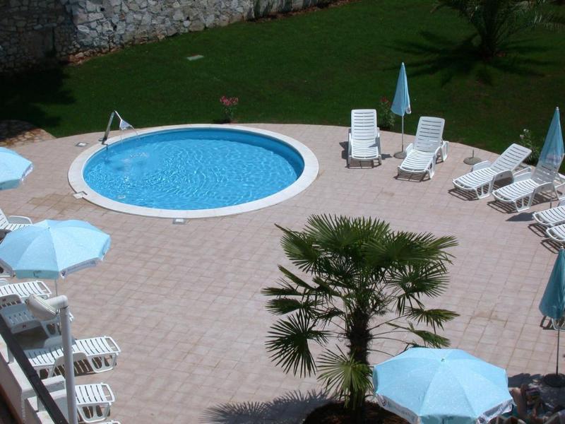 Hotel Amfora Рабац Екстериор снимка